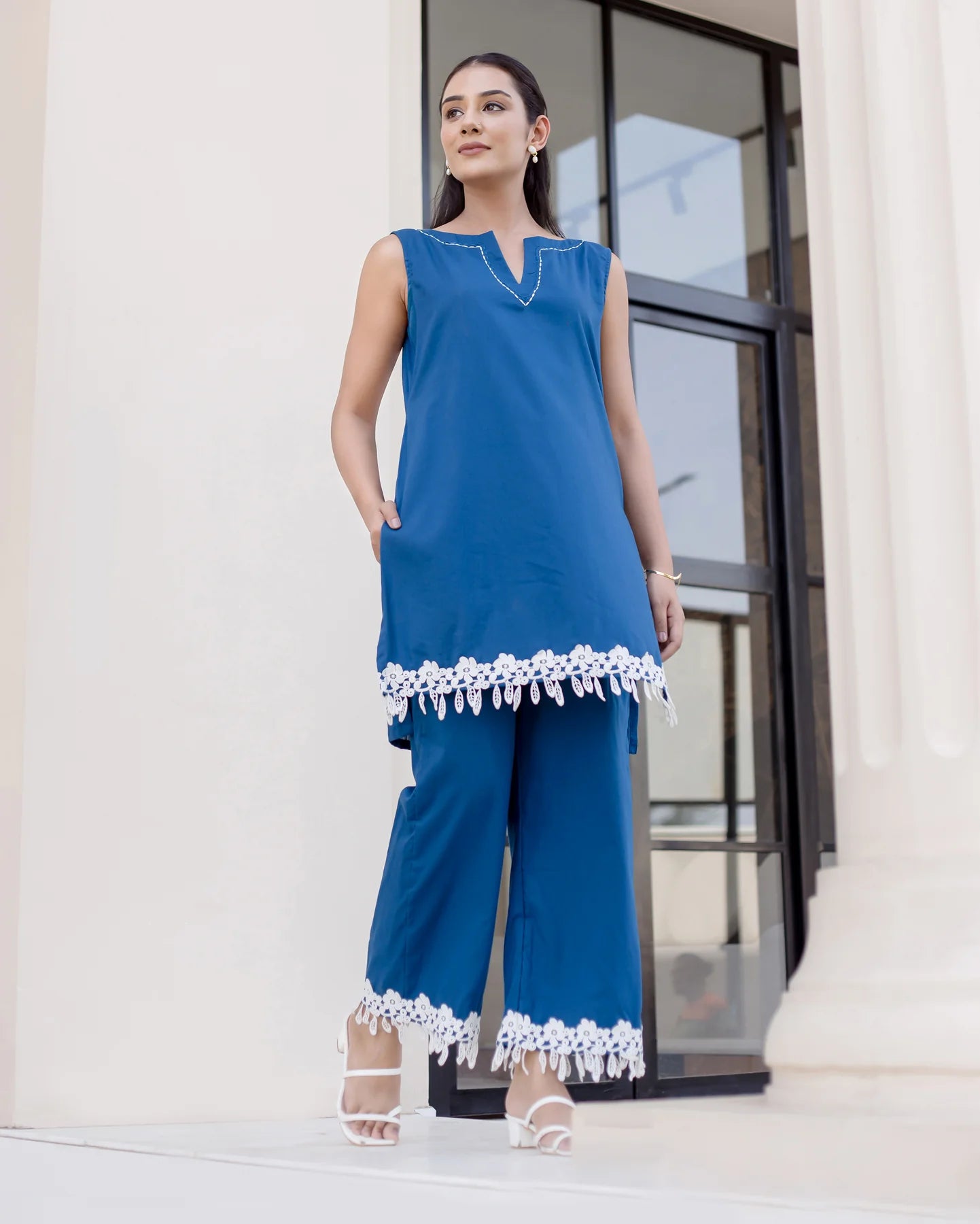 Minimal Effort, Maximum Style – In Classic Blue & White