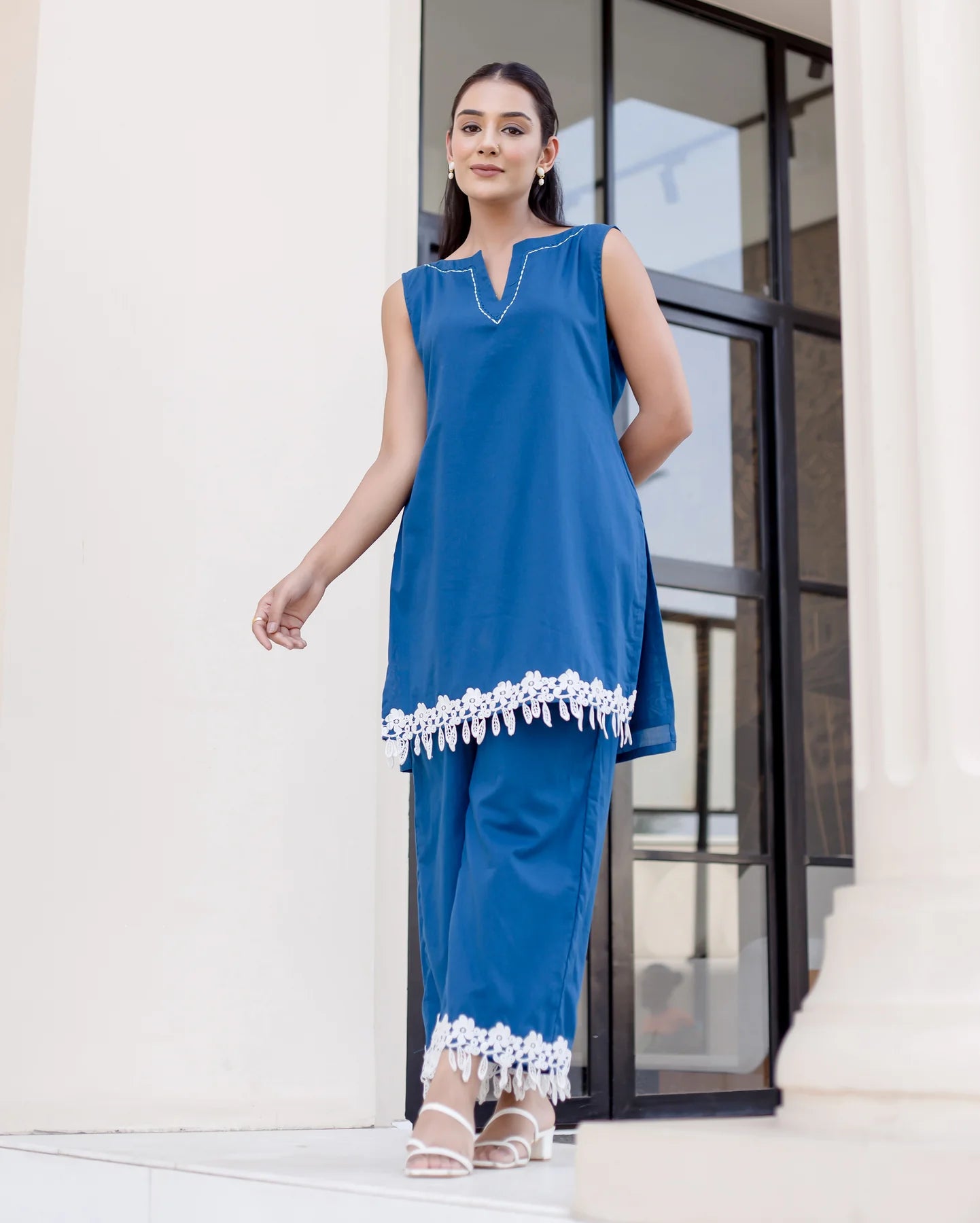 Minimal Effort, Maximum Style – In Classic Blue & White