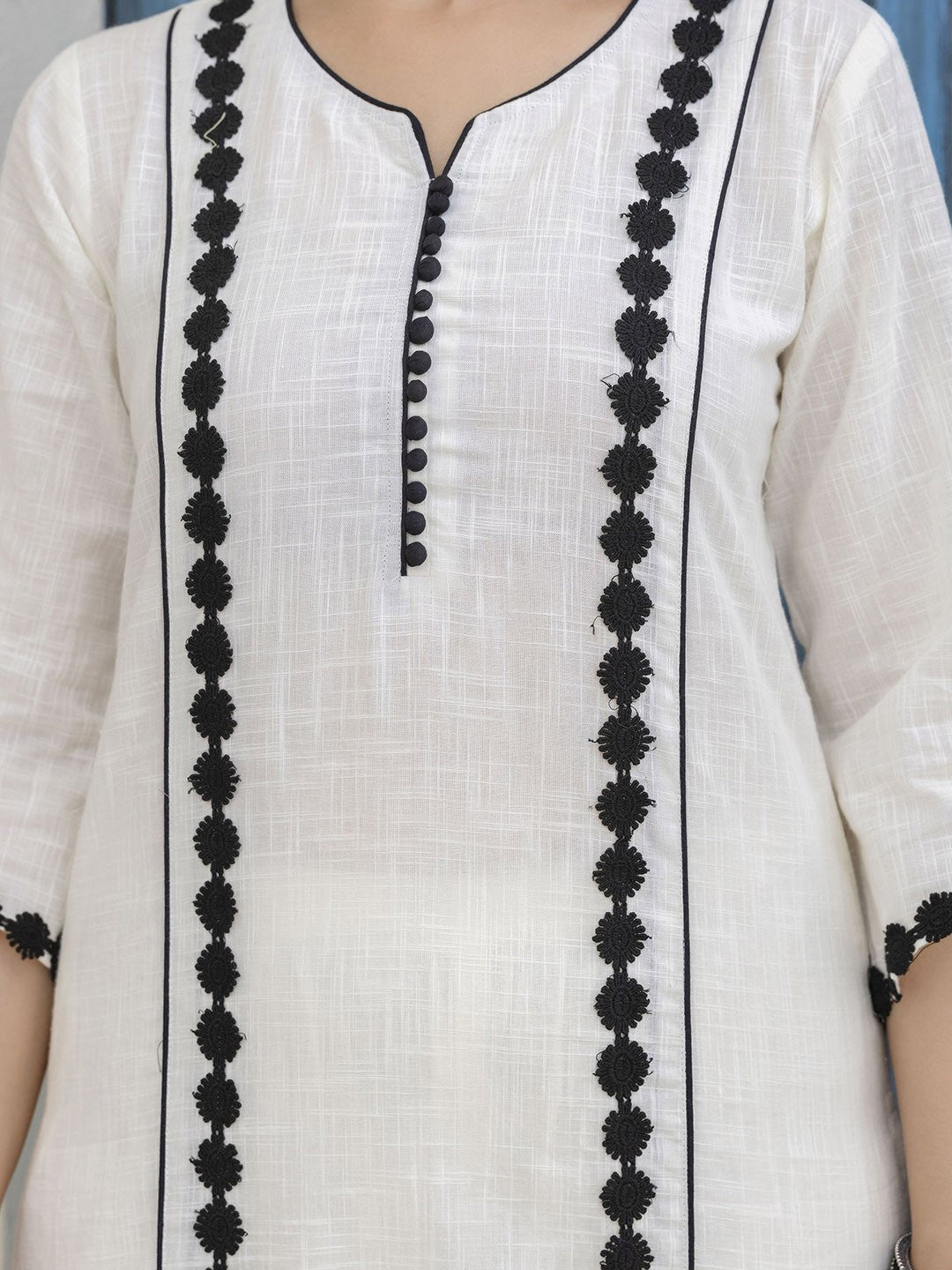 Minimalist Lace Magic – Black & White, Always Right