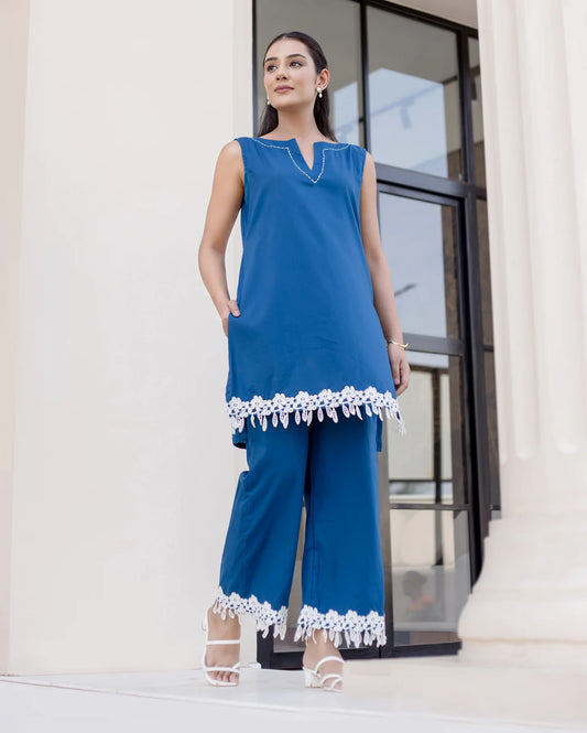 Minimal Effort, Maximum Style – In Classic Blue & White